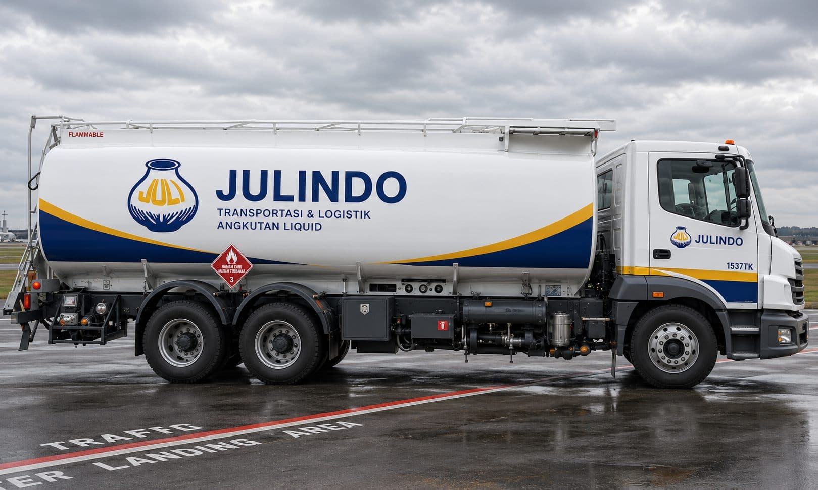 Truk tangki liquid PT Julindo